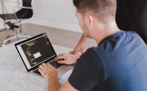 Java 响应式编程选型：Project Reactor 与 RxJava 的实战考量
