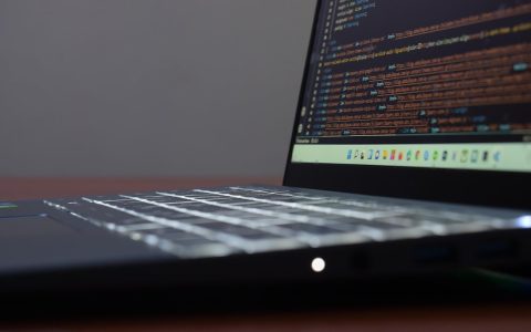 分布式锁的正确打开方式：Redis、ZooKeeper 与数据库锁的深度比较与选型指南