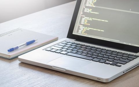 向量数据库实战选型：Chroma、Pinecone 与 Milvus 深度对比